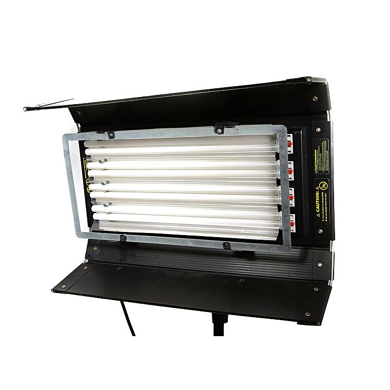Kino Flo 4x60 Diva-Lite (60cm)2FT  3200 o 5600k · Alquiler de equipos audiovisuales en Bogotá, Colombia · ARTTV Pro Rental